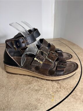 Naot Beginia women’s Multi-Strap Brown Leather & Suede Walking Sandals